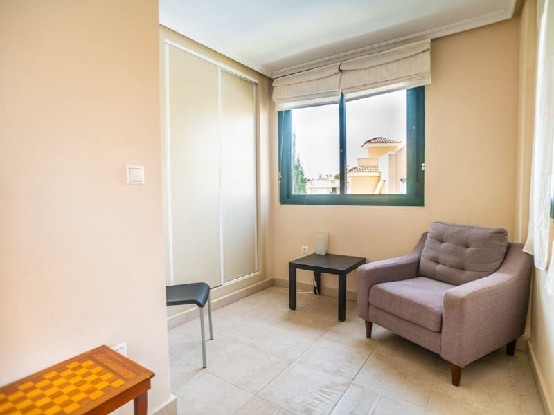 Chalet de 3 habitaciones en Torrevieja en venta - 285.000 € (Ref: 9215442)