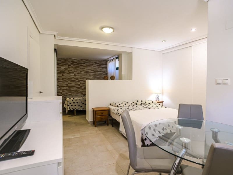 Chalet de 3 habitaciones en Torrevieja en venta - 285.000 € (Ref: 9215442)