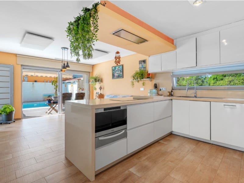 2 bedroom Villa for sale in Benijofar with pool - € 399,000 (Ref: 9215446)