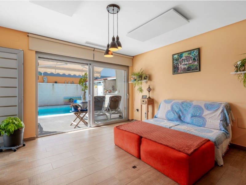 2 bedroom Villa for sale in Benijofar with pool - € 399,000 (Ref: 9215446)