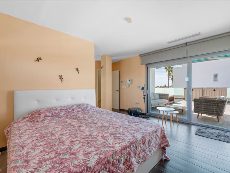 2 bedroom Villa for sale in Benijofar with pool - € 399,000 (Ref: 9215446)