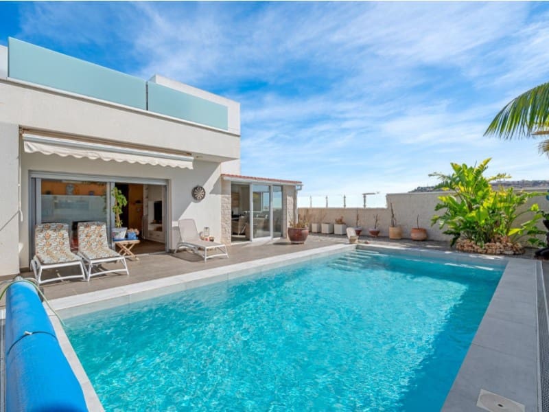 2 bedroom Villa for sale in Benijofar with pool - € 399,000 (Ref: 9215446)