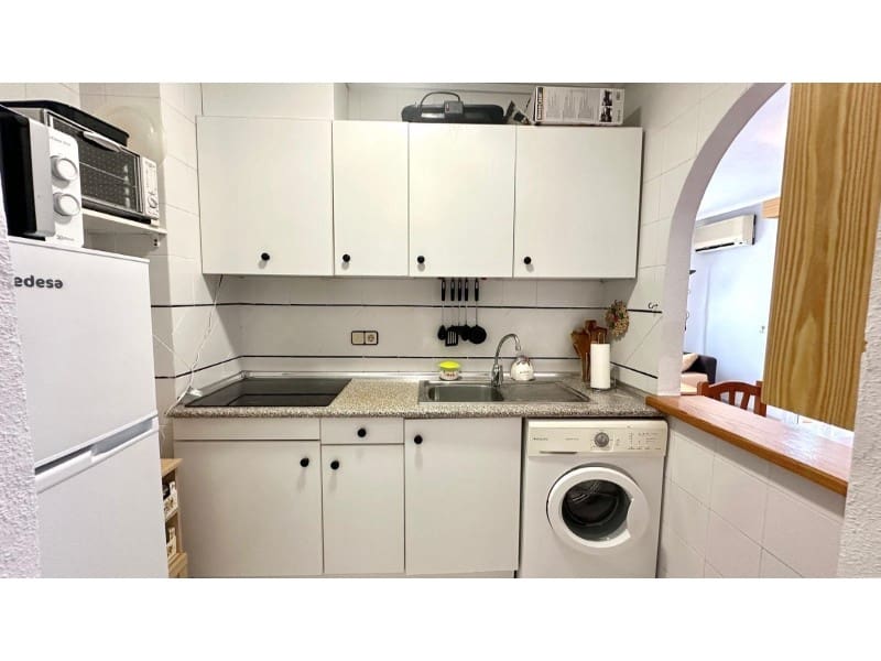 2 bedroom Penthouse for sale in Torrevieja - € 158,000 (Ref: 9218771)