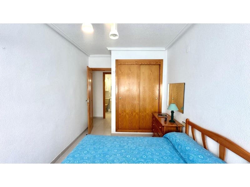 2 bedroom Penthouse for sale in Torrevieja - € 158,000 (Ref: 9218771)