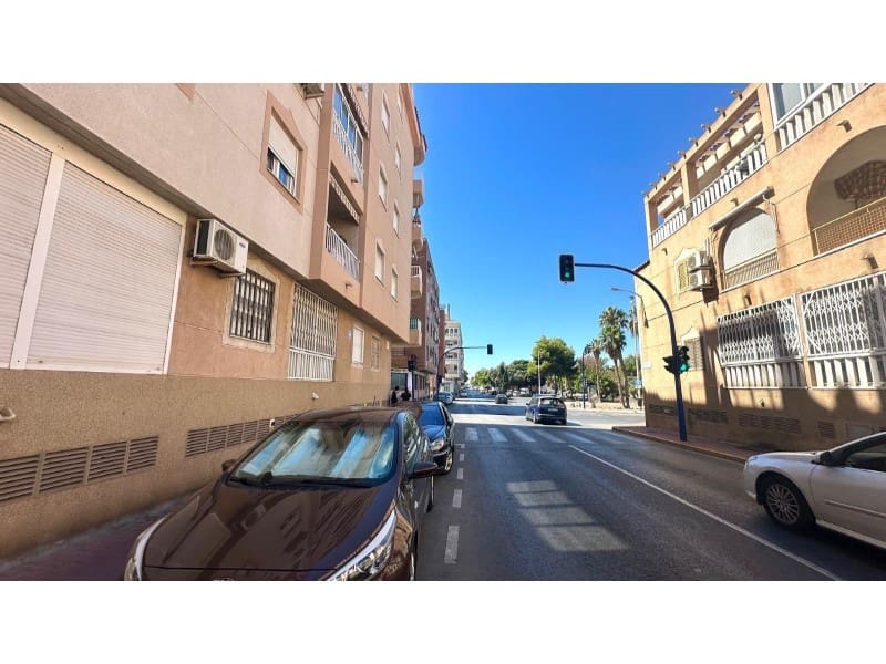 2 bedroom Penthouse for sale in Torrevieja - € 158,000 (Ref: 9218771)