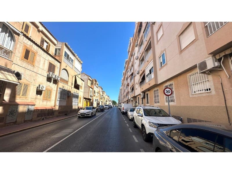 2 bedroom Penthouse for sale in Torrevieja - € 158,000 (Ref: 9218771)