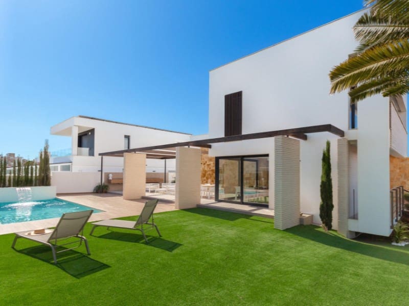 4 soveværelse Villa til salg i Campoamor med swimmingpool - € 1.160.000 (Ref: 9226878)