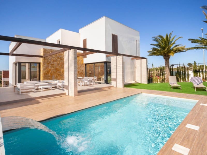 4 soveværelse Villa til salg i Campoamor med swimmingpool - € 1.160.000 (Ref: 9226878)