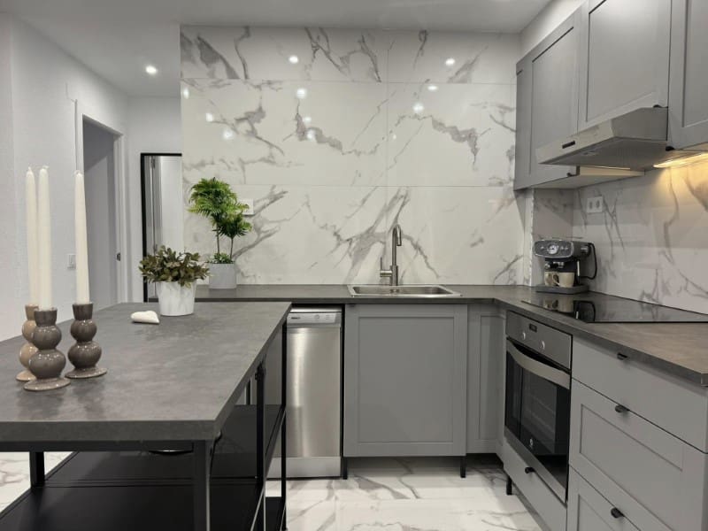 4 Zimmer Apartment zu verkaufen in Torrevieja mit Garage - 239.000 € (Ref: 9236964)