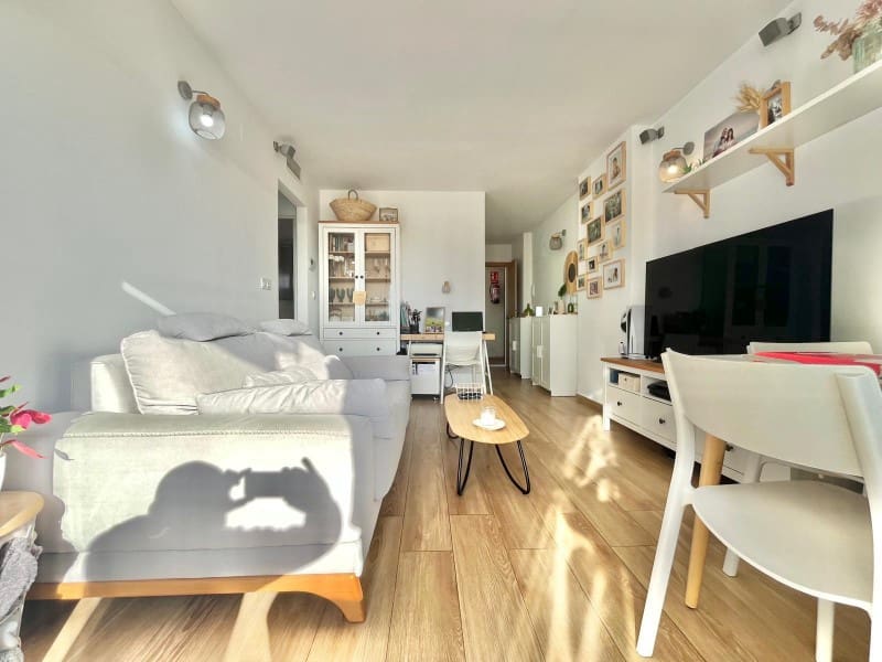 2 sovrum Lägenhet till salu i Torrevieja - 165 000 € (Ref: 9240192)