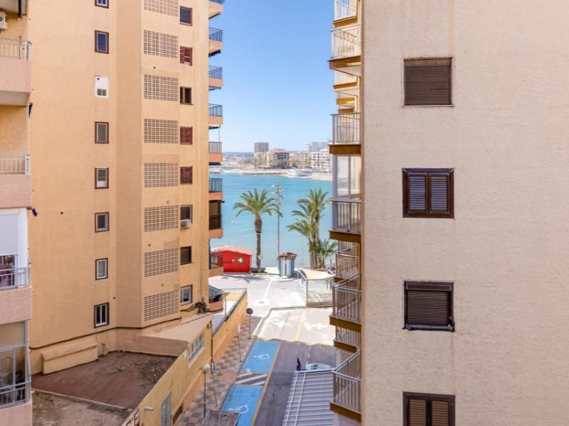 3 quarto Apartamento para venda em Torrevieja - 255 000 € (Ref: 9240196)