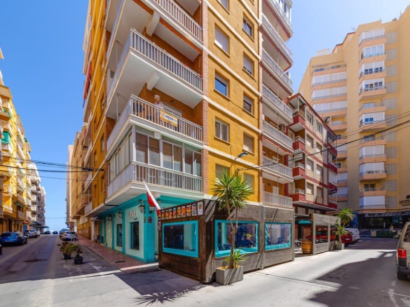 3 quarto Apartamento para venda em Torrevieja - 255 000 € (Ref: 9240196)