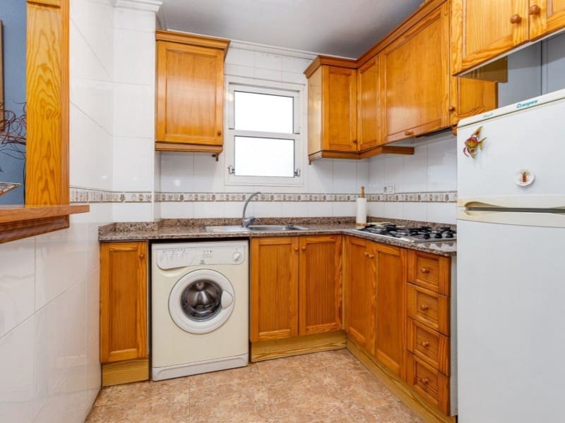 2 bedroom Apartment for sale in Torrevieja - € 125,000 (Ref: 9244271)