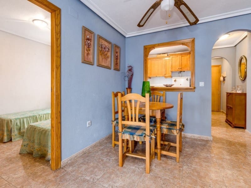 2 bedroom Apartment for sale in Torrevieja - € 125,000 (Ref: 9244271)