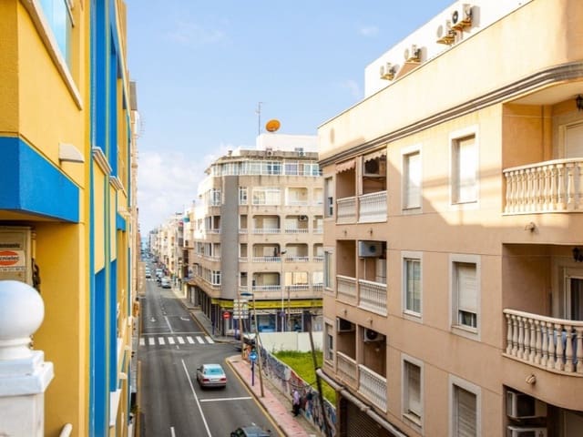 2 bedroom Apartment for sale in Centro - Muelle Pesquero, Torrevieja - € 125,000 (Ref: 9244271)