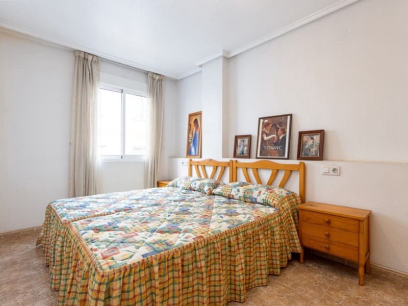 2 bedroom Apartment for sale in Torrevieja - € 125,000 (Ref: 9244271)