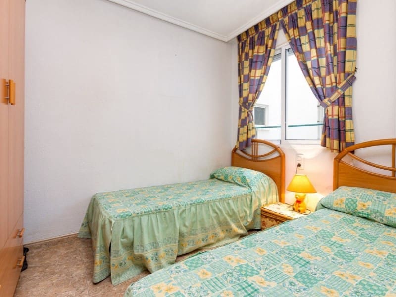 2 bedroom Apartment for sale in Torrevieja - € 125,000 (Ref: 9244271)