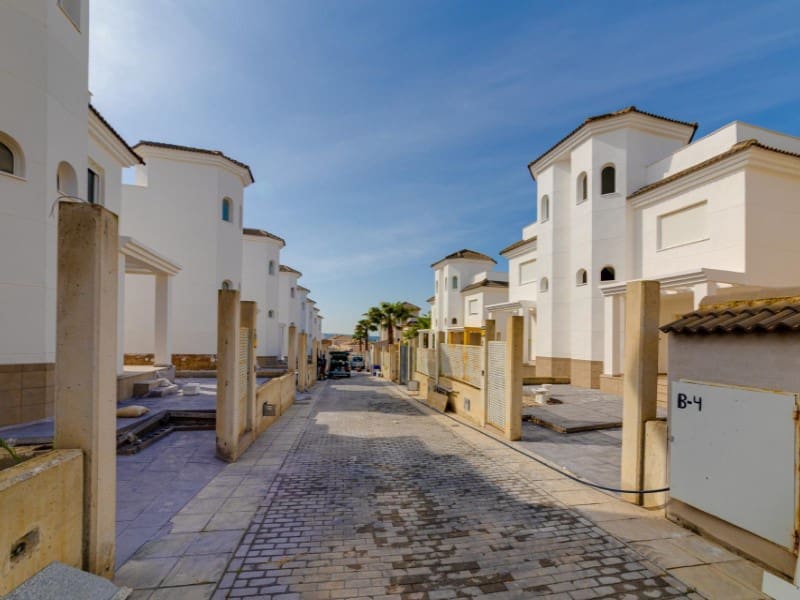 3 Zimmer Villa zu verkaufen in San Fulgencio mit Pool - 275.000 € (Ref: 9253836)