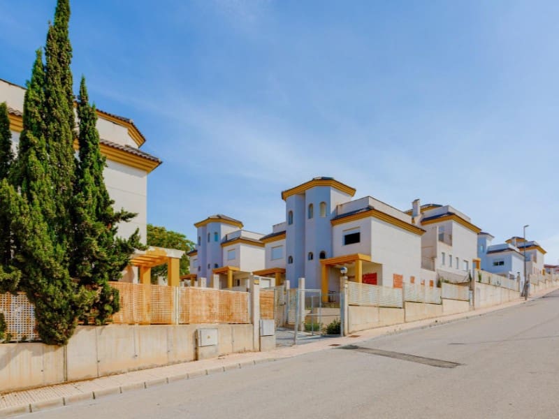 3 Zimmer Villa zu verkaufen in San Fulgencio mit Pool - 275.000 € (Ref: 9253836)