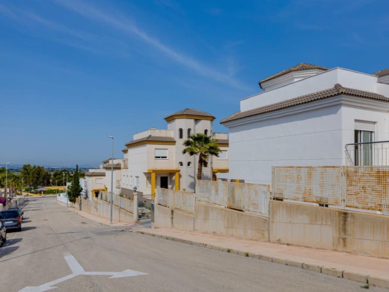 3 Zimmer Villa zu verkaufen in San Fulgencio mit Pool - 275.000 € (Ref: 9253836)