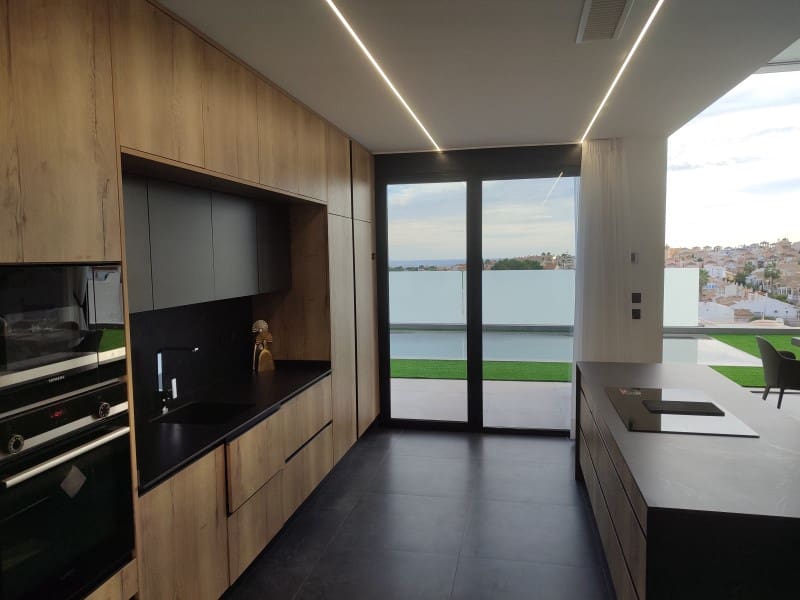 3 Zimmer Villa zu verkaufen in Orihuela Costa mit Pool - 650.000 € (Ref: 9257637)