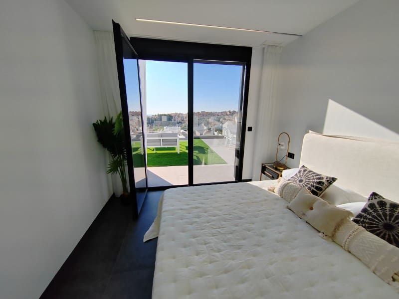 3 Zimmer Villa zu verkaufen in Orihuela Costa mit Pool - 650.000 € (Ref: 9257637)