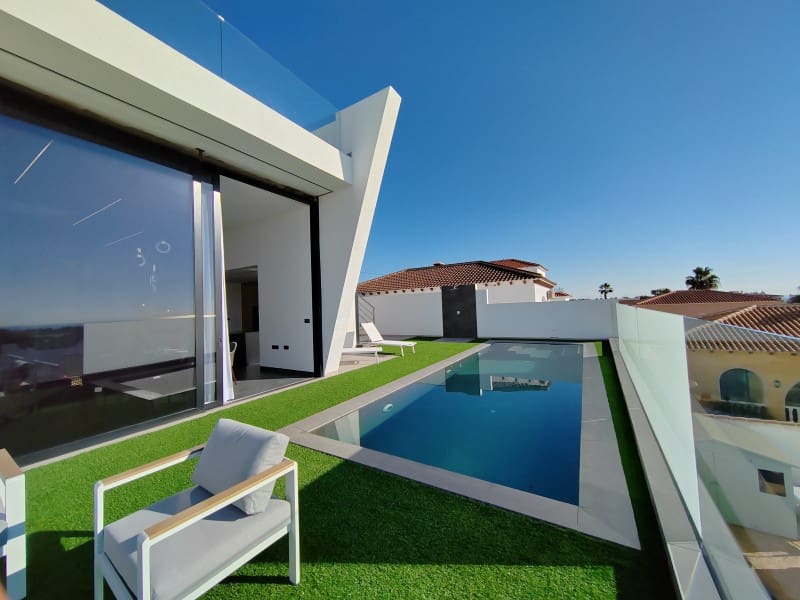 3 Zimmer Villa zu verkaufen in Orihuela Costa mit Pool - 650.000 € (Ref: 9257637)