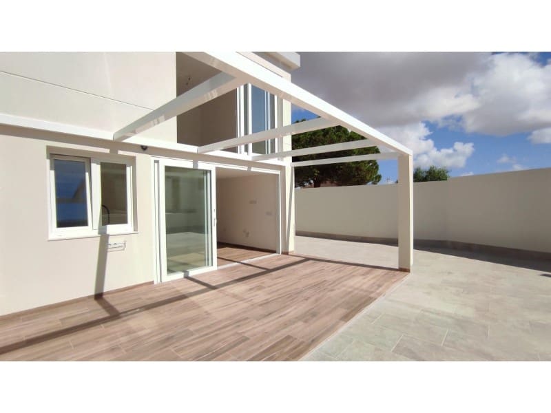 3 soverom Villa til salgs i Torrevieja med svømmebasseng - € 349 000 (Ref: 9276580)