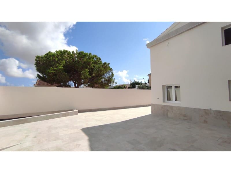 3 soverom Villa til salgs i Torrevieja med svømmebasseng - € 349 000 (Ref: 9276580)