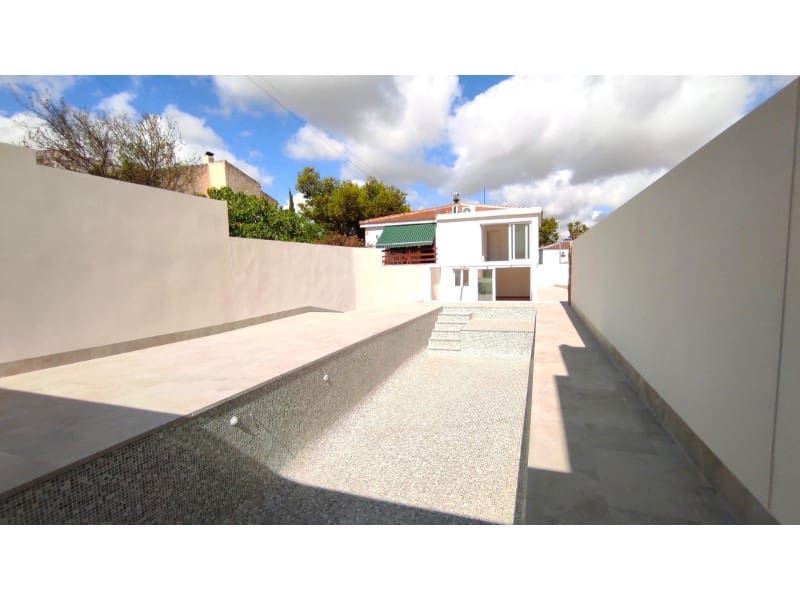 3 soverom Villa til salgs i Torrevieja med svømmebasseng - € 349 000 (Ref: 9276580)