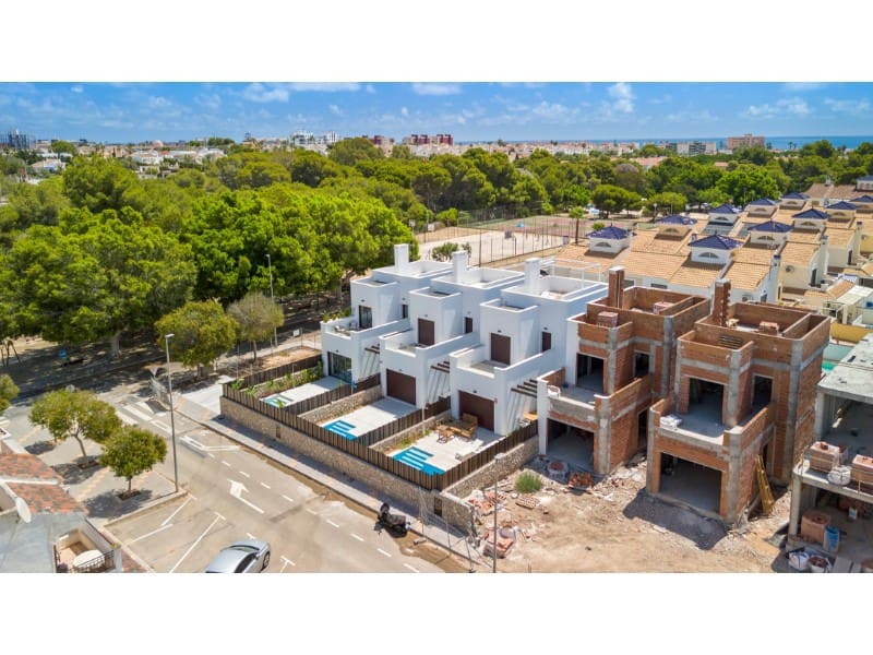 3 soverom Villa til salgs i Pilar de la Horadada med svømmebasseng garasje - € 539 900 (Ref: 9285126)