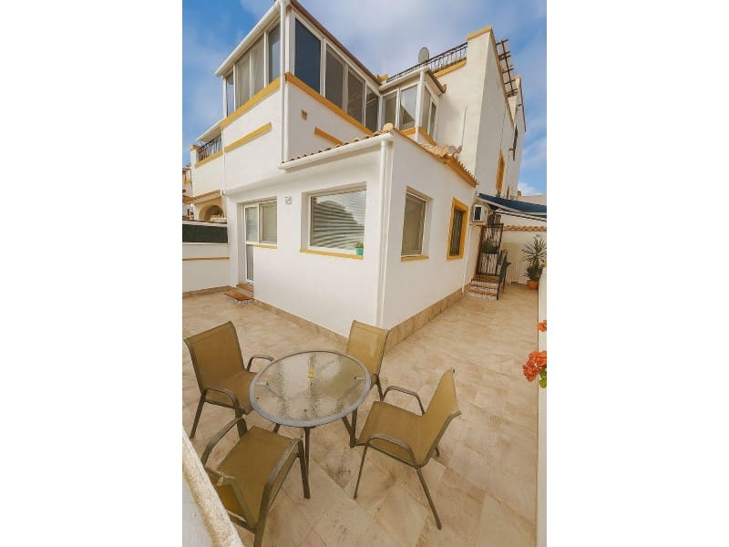 Pareado de 4 habitaciones en Orihuela Costa en venta con piscina - 209.900 € (Ref: 9291422)