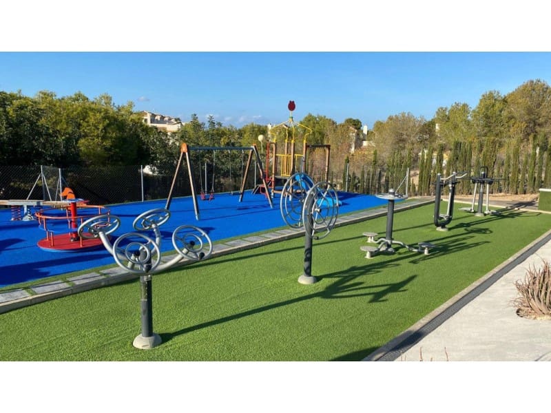 Pareado de 4 habitaciones en Orihuela Costa en venta con piscina - 209.900 € (Ref: 9291422)