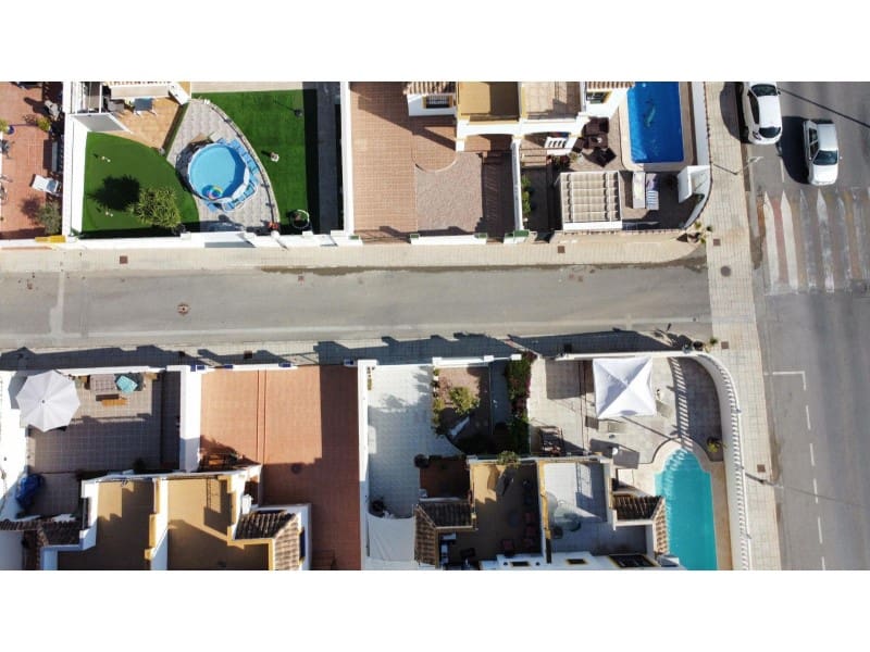 Pareado de 4 habitaciones en Orihuela Costa en venta con piscina - 209.900 € (Ref: 9291422)