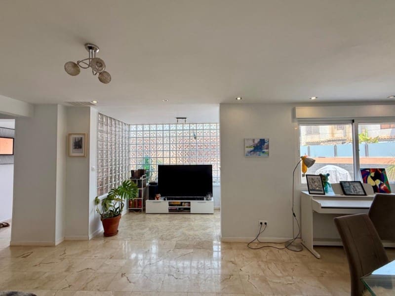 5 bedroom Villa for sale in Torrevieja with pool - € 309,000 (Ref: 9291423)