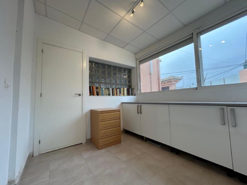 5 bedroom Villa for sale in Torrevieja with pool - € 309,000 (Ref: 9291423)