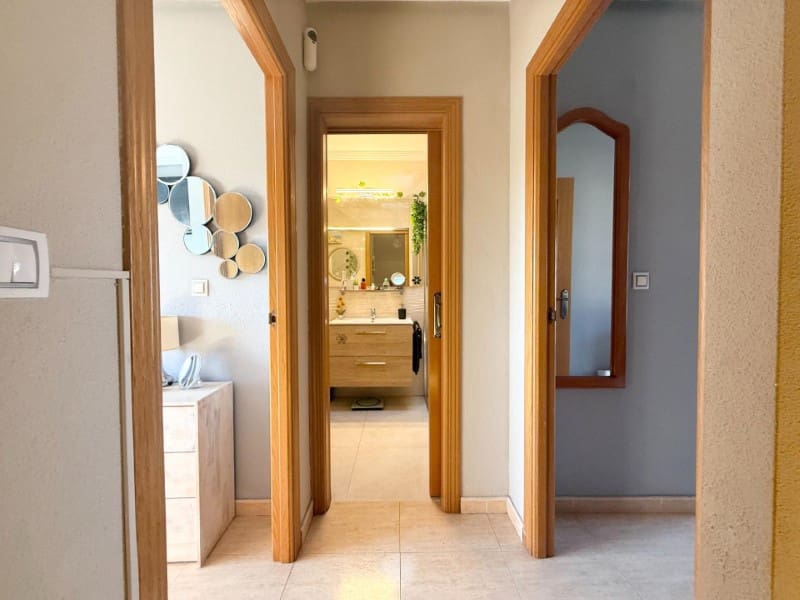 Casa de 3 habitaciones en Torrevieja en venta - 215.000 € (Ref: 9291425)