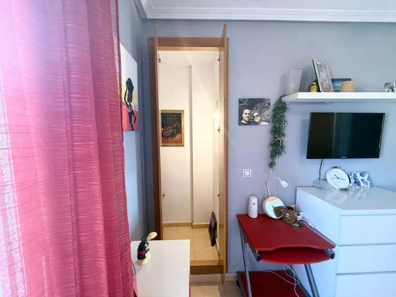 Casa de 3 habitaciones en Torrevieja en venta - 215.000 € (Ref: 9291425)