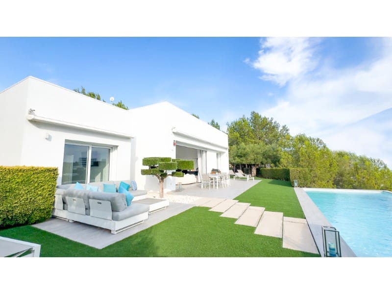 3 sovrum Villa till salu i Campoamor med pool - 990 000 € (Ref: 9303692)