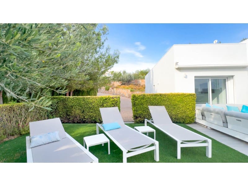 3 sovrum Villa till salu i Campoamor med pool - 990 000 € (Ref: 9303692)