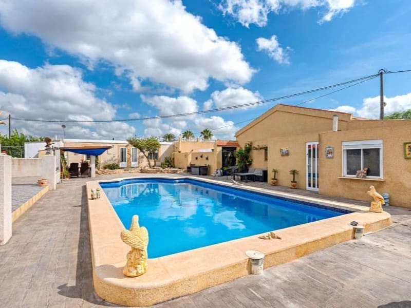 3 Zimmer Finca/Landgut zu verkaufen in Los Montesinos mit Pool - 900.000 € (Ref: 9308637)