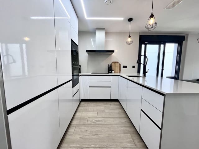 4 camera da letto Villa in vendita in Punta Prima, Orihuela con piscina - 794.950 € (Rif: 9341333)