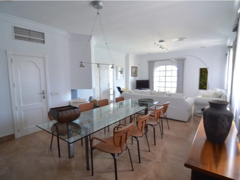 4 soverom Villa til salgs i Torrevieja med garasje - € 890 000 (Ref: 9341339)