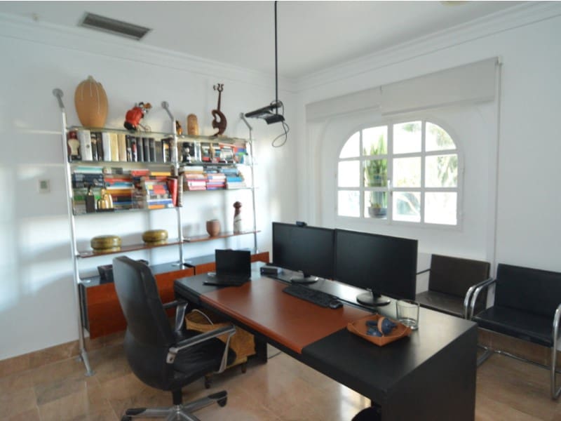 4 soverom Villa til salgs i Torrevieja med garasje - € 890 000 (Ref: 9341339)