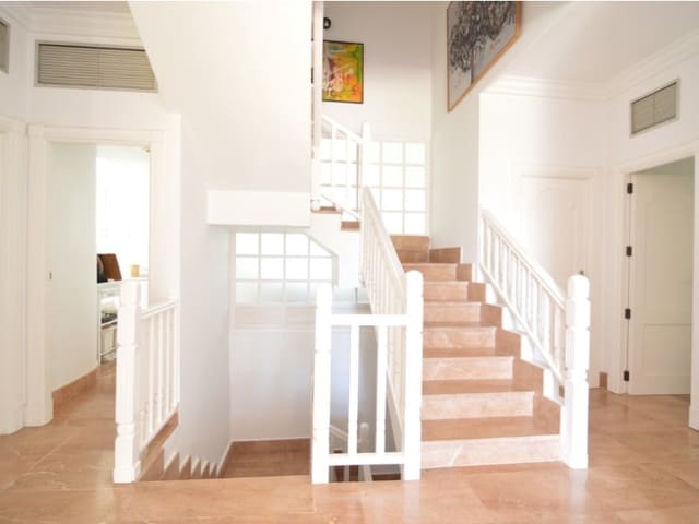 4 sypialnia Willa na sprzedaż w El Chaparral - La Siesta - La Torreta, Torrevieja z garażem - 890 000 € (Ref: 9341339)