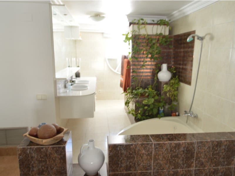 4 soverom Villa til salgs i Torrevieja med garasje - € 890 000 (Ref: 9341339)