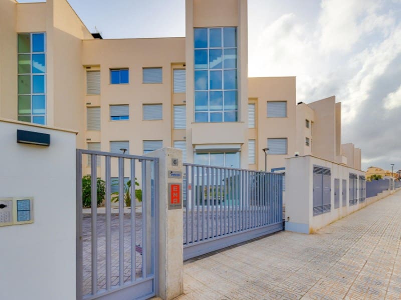 2 bedroom Apartment for sale in Orihuela Costa - € 320,000 (Ref: 9344930)