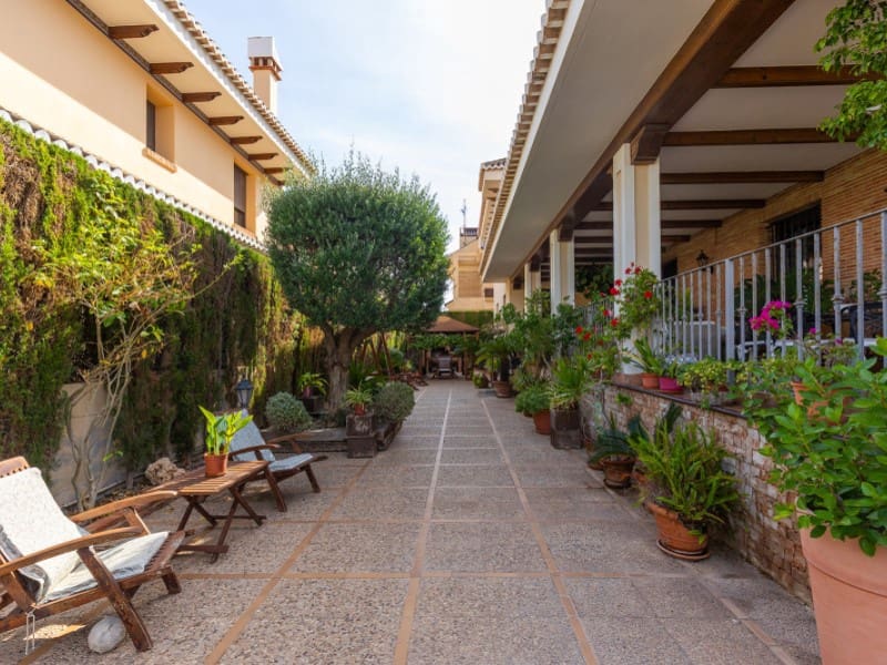 6 slaapkamer Villa te koop in La Veleta met zwembad - € 2.490.000 (Ref: 9344936)