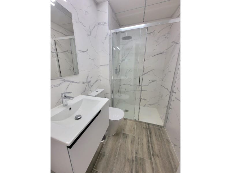 3 makuuhuone Huoneisto myytävänä paikassa Torrevieja mukana uima-altaan 
autotalli - 375 000 € (Ref: 9344938)