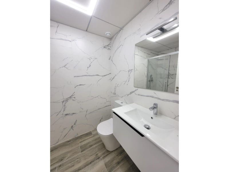 3 makuuhuone Huoneisto myytävänä paikassa Torrevieja mukana uima-altaan 
autotalli - 375 000 € (Ref: 9344938)